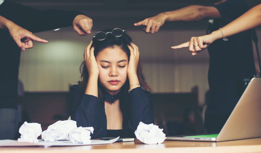 職場霸凌罰則統整：4個處理方式與案例分享，杜絕惡劣職場環境
